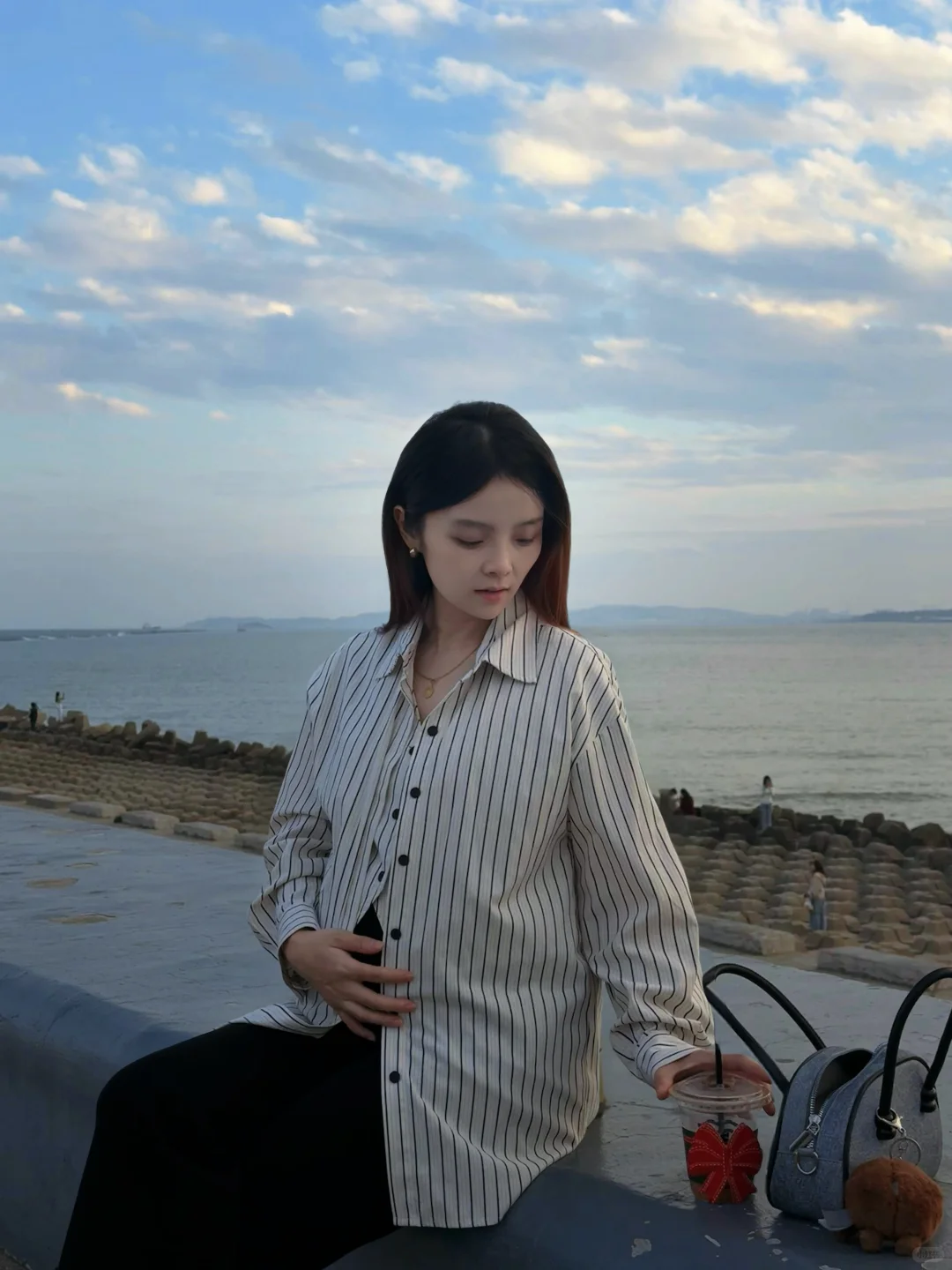 🤰🏻孕33w:)带八个月的孕肚来海边吹吹风🌬️