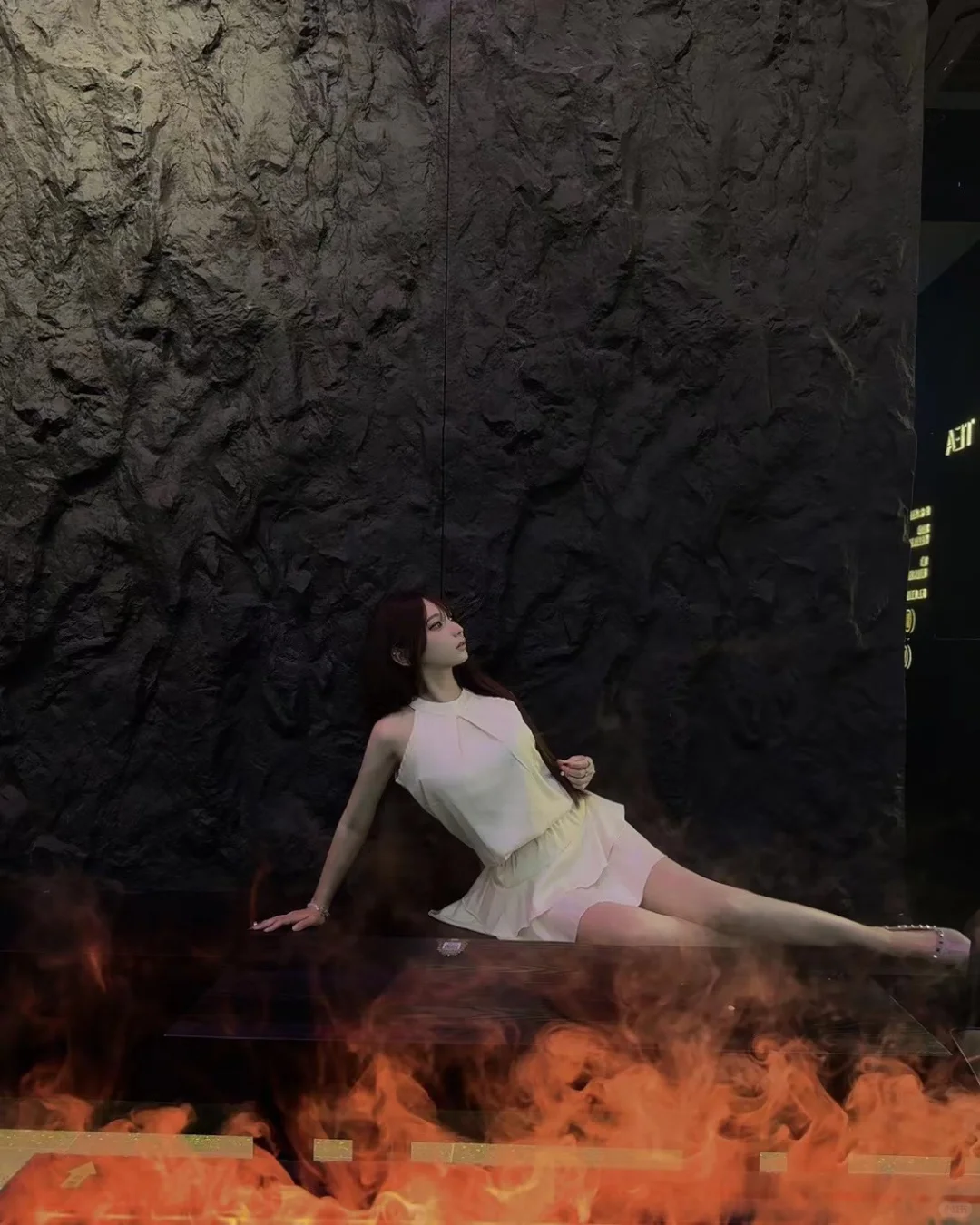 不是一见钟情是第一次见面穿了包臀裙