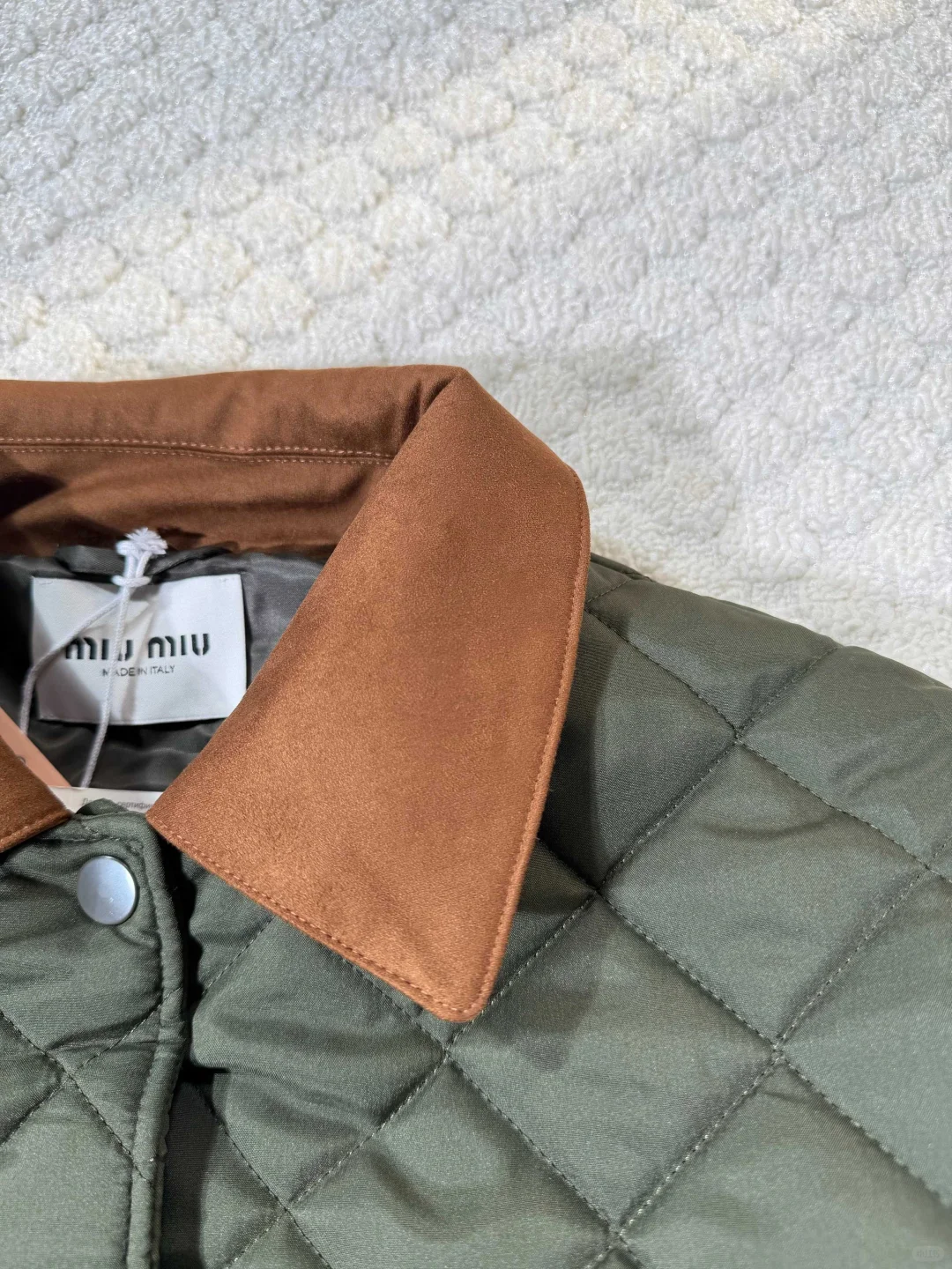 MIUMIU女士25牛皮领复古撞色绗缝夹克棉服