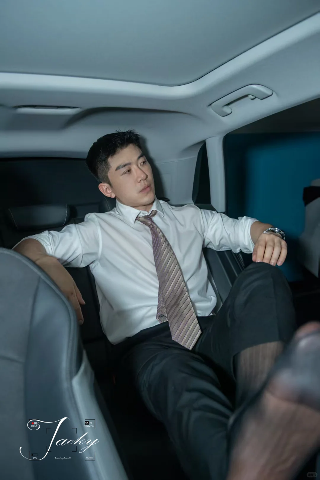 男生写真｜车内霸总，谁懂？