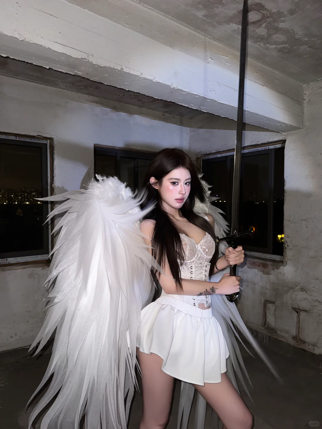 “愿神明偏爱，一切从欢。”