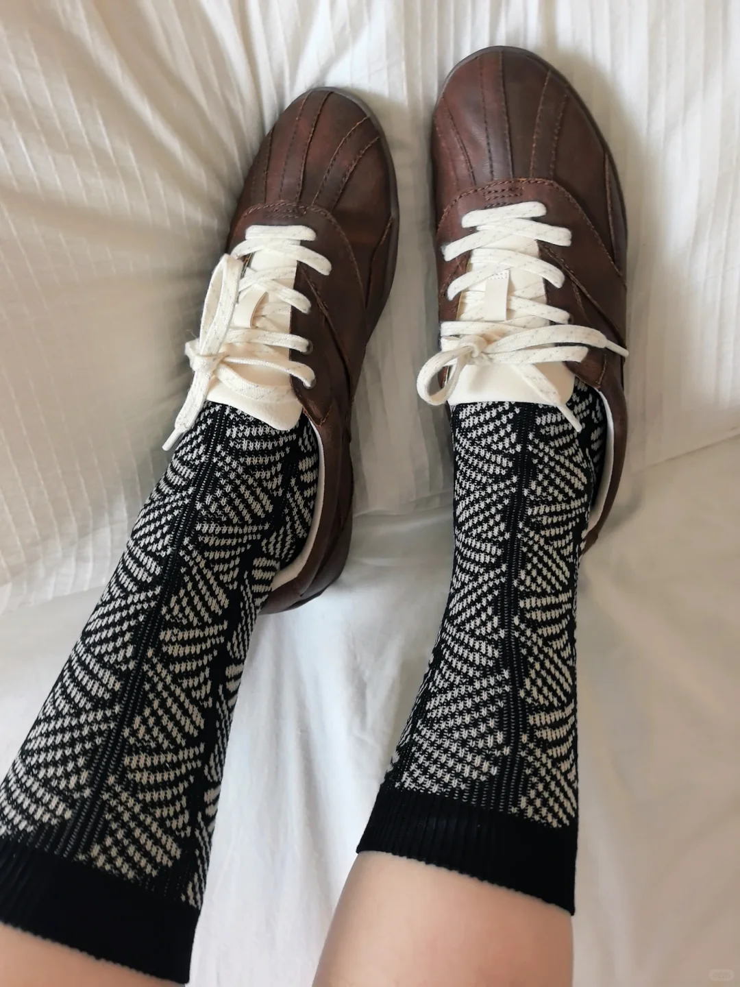 复古黑袜子🧦、秋冬氛围感满满！