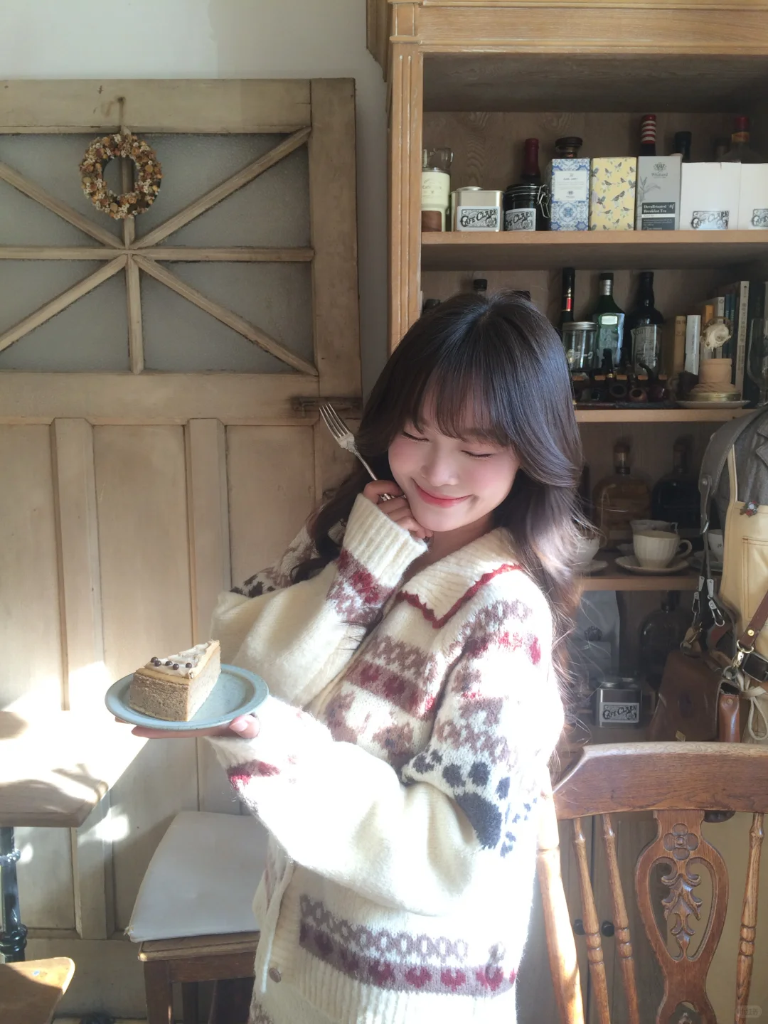 存一些古早氛围感咖啡店拍照姿势🫧✨🍮