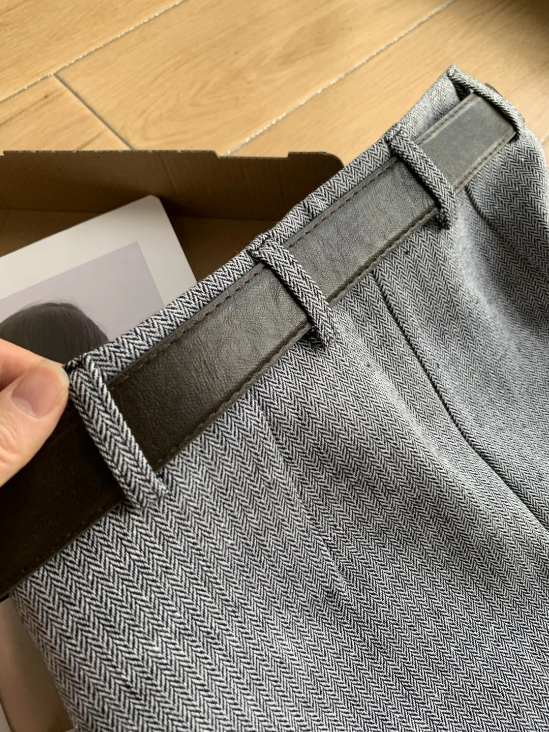 高级灰的温柔力量｜刚柔并济的御姐穿搭