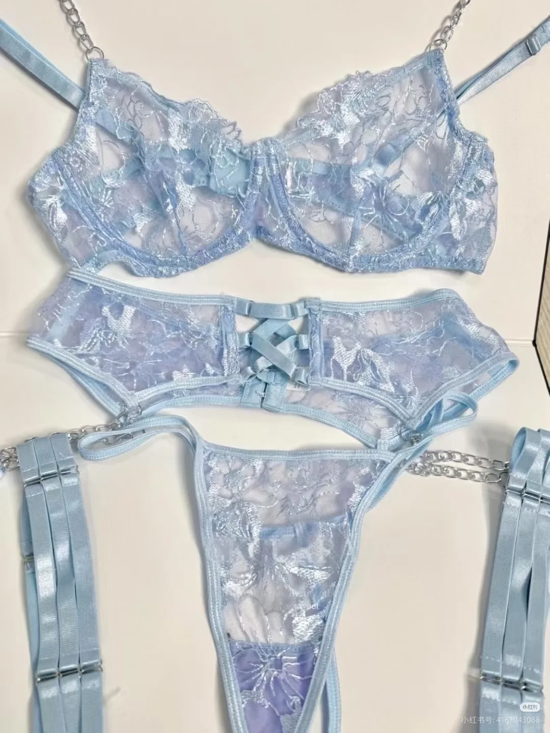 蕾丝与👩🏻，天生密不可分的情人