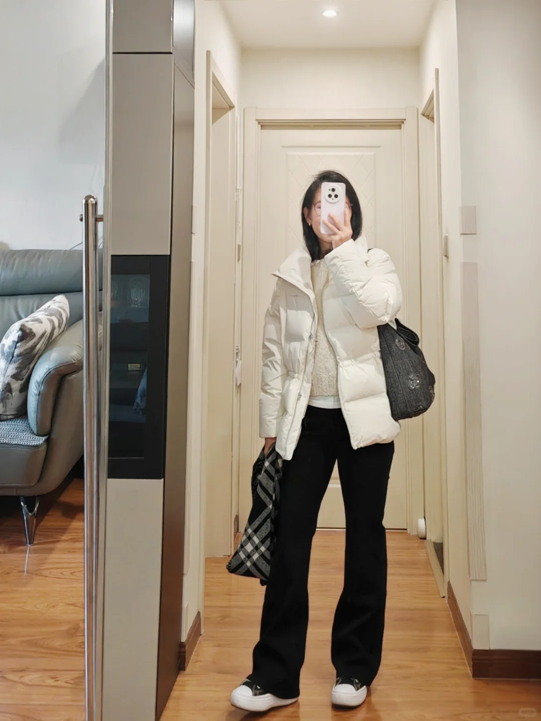 155/92 简单舒适的穿搭 羽绒服+微喇裤