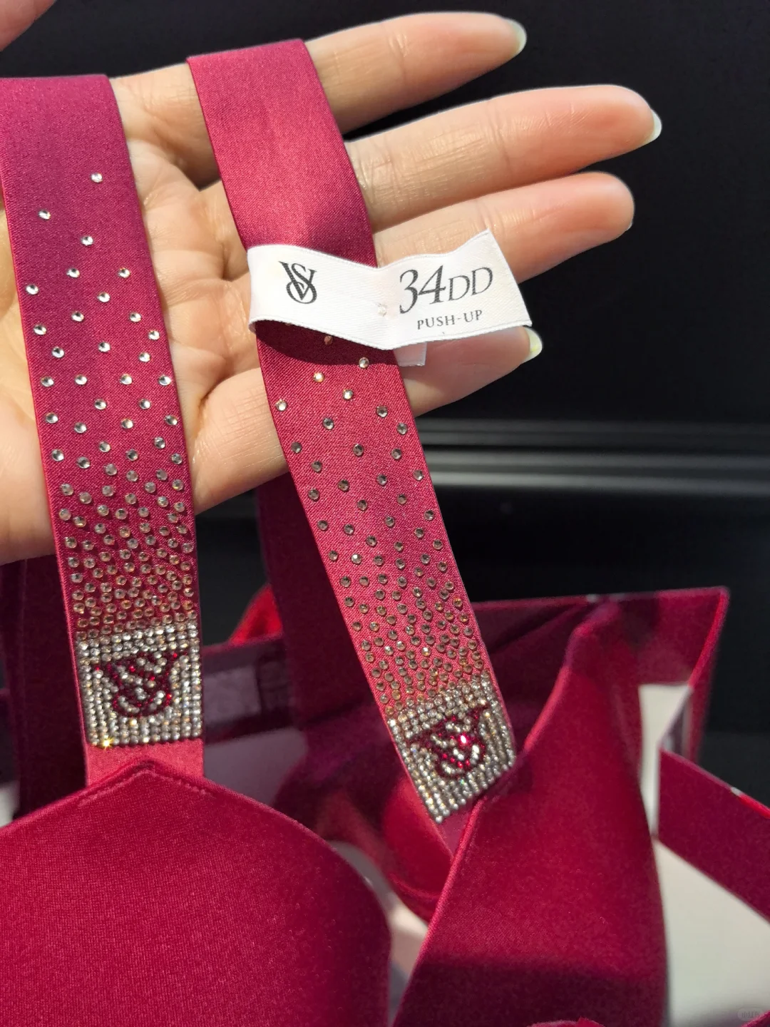 提前送自己的生日礼物🎁