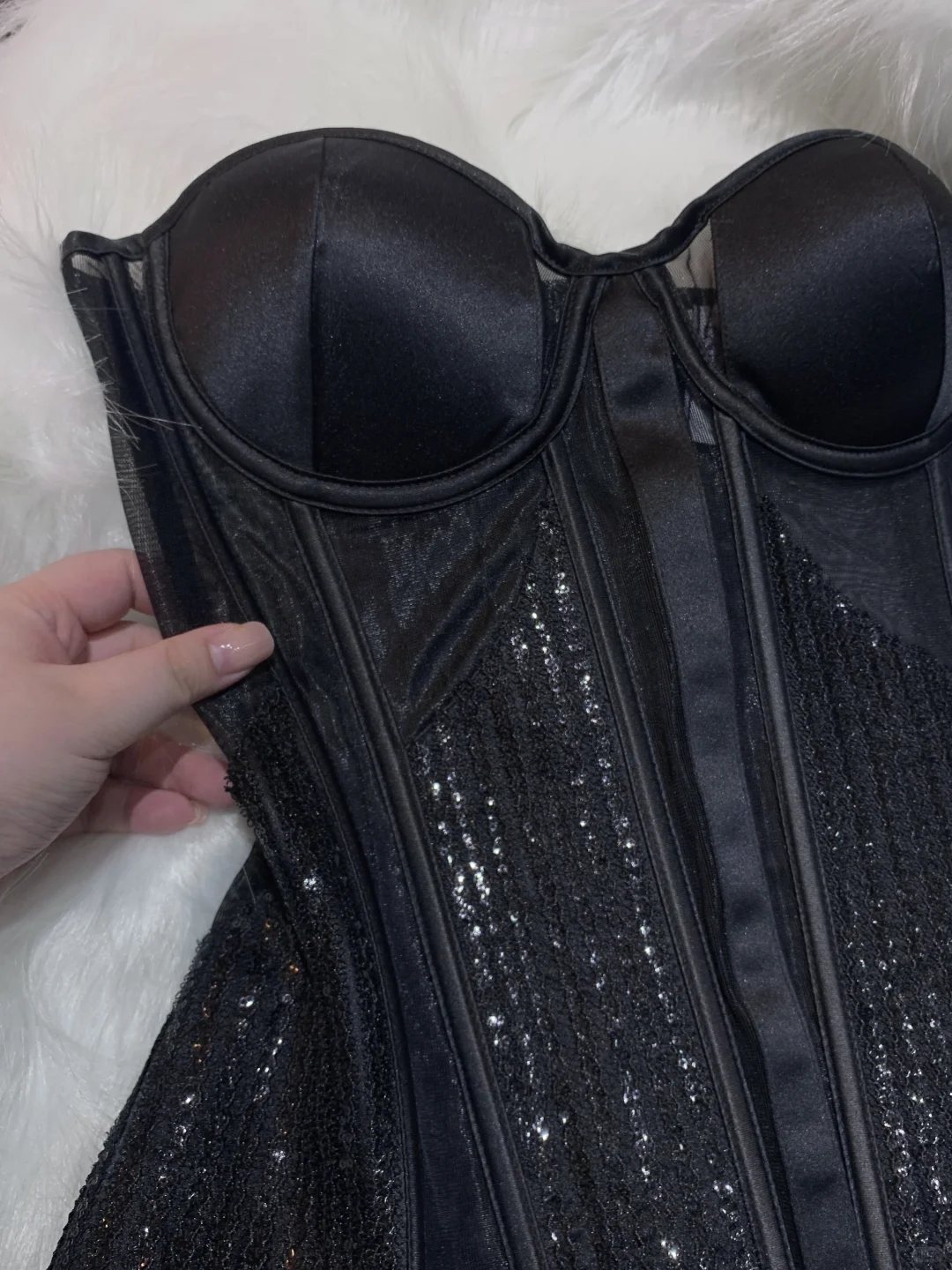 穿搭推荐|「轻熟御姐风」的绝佳诠释~