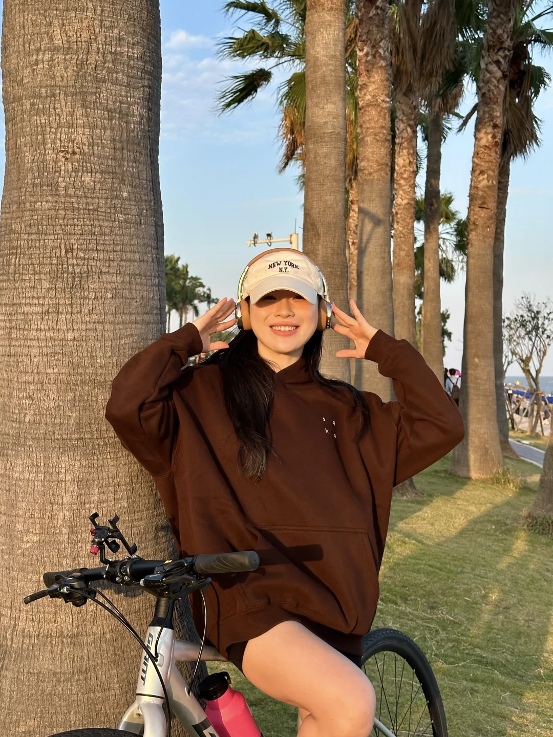 和我的自行车在海边看日落🚴