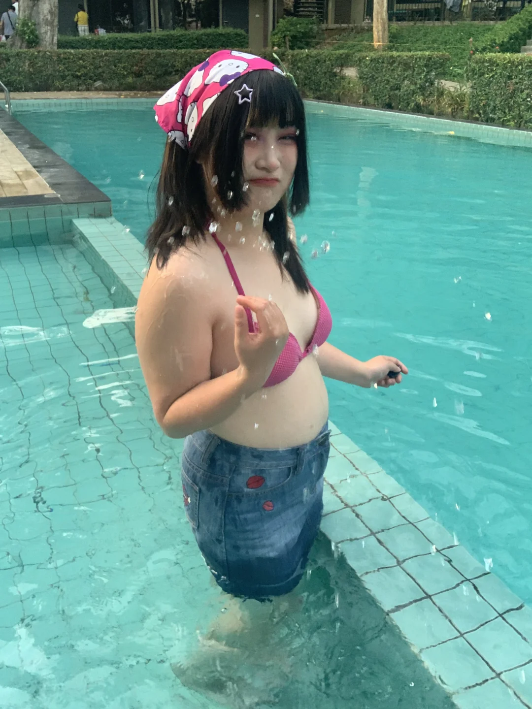 是的，女人也会有腋毛。