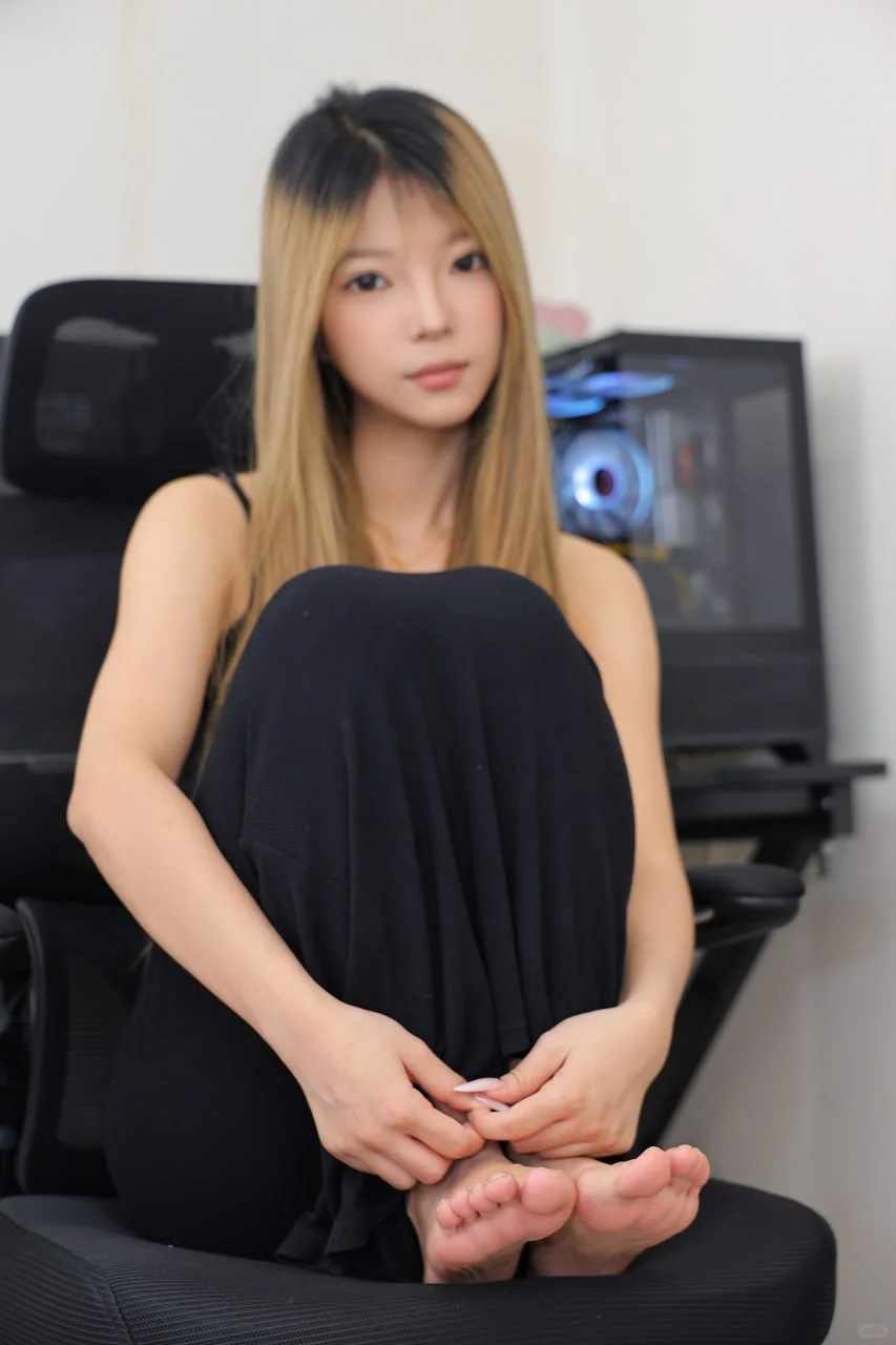 第448期 #荷包蛋长裙裸足