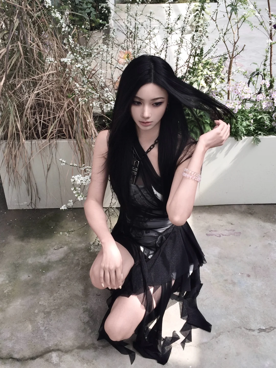 🖤黑纱吊带+碎裙｜今天是“清冷破碎感”本人