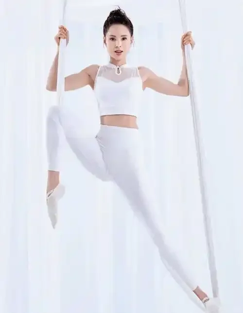 58岁李若彤的状态为什么“超过同龄女明星”