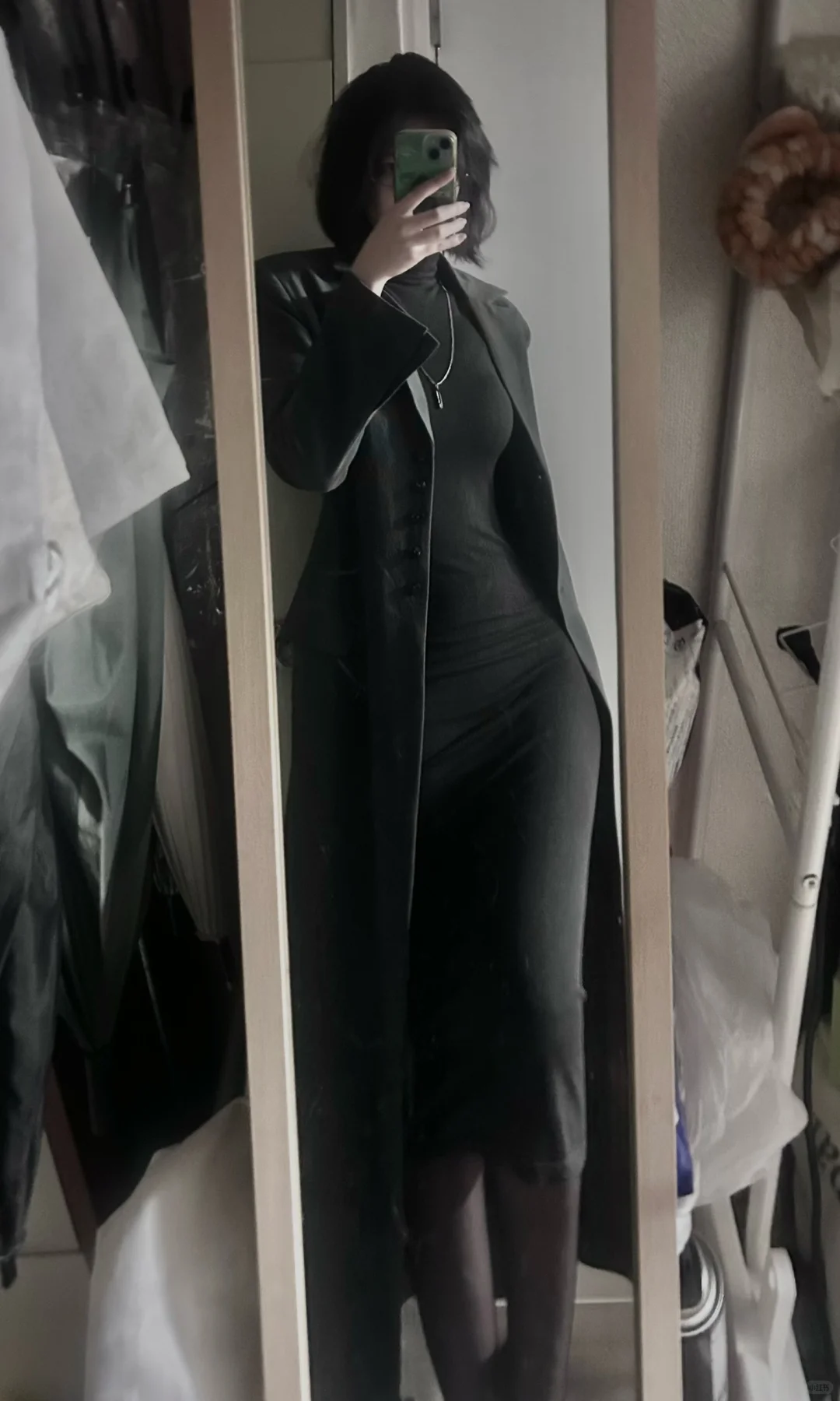 在🇯🇵无袖高领+西装裙+黑丝+短发眼镜=？