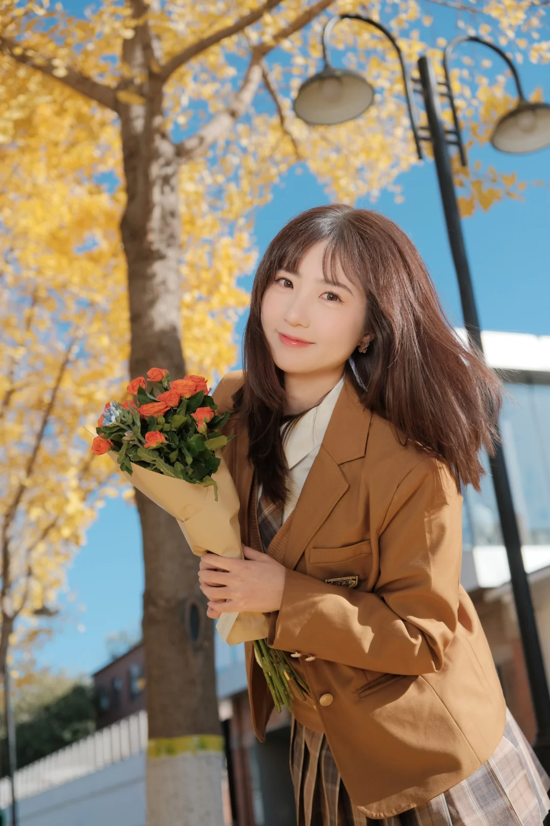 要和我一起走秋天的街吗？🍂