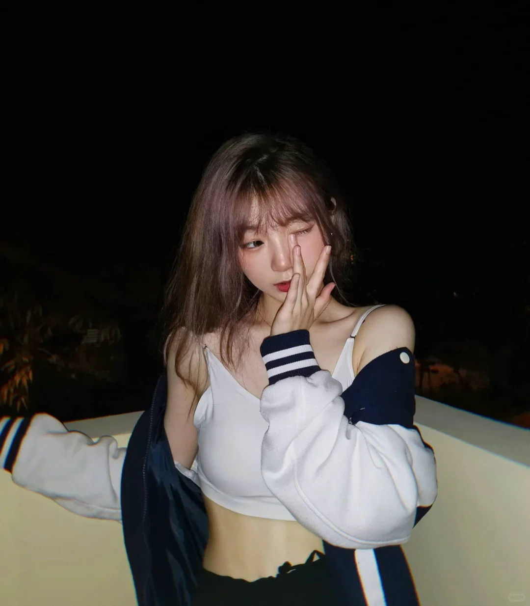 举世无双，娇媚动人，如梦如幻，充满魅力。