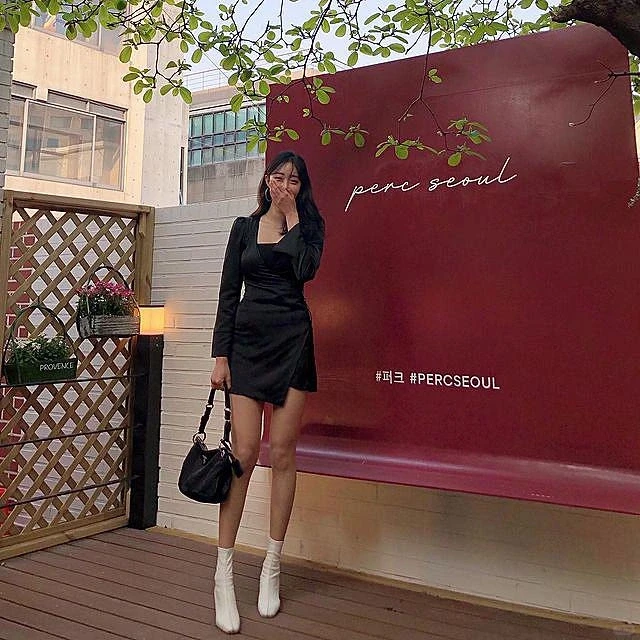 [ins美女]身材完美的大长腿女神模特写真