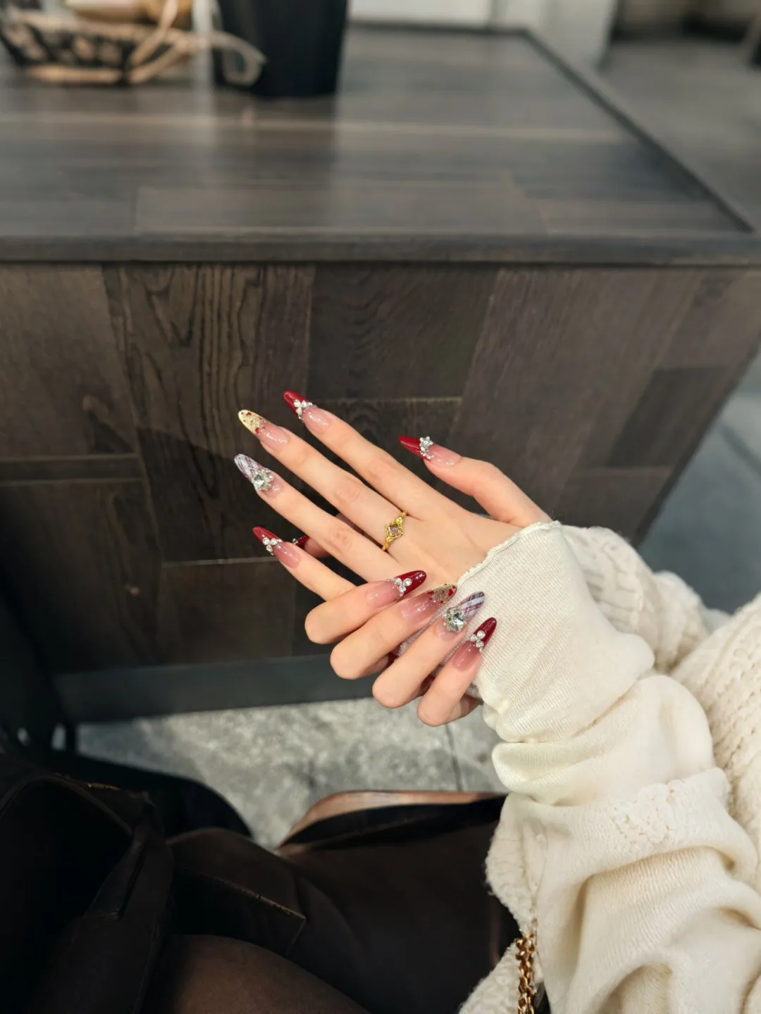 气质格纹法式✨爆闪钻钻御姐风满满～