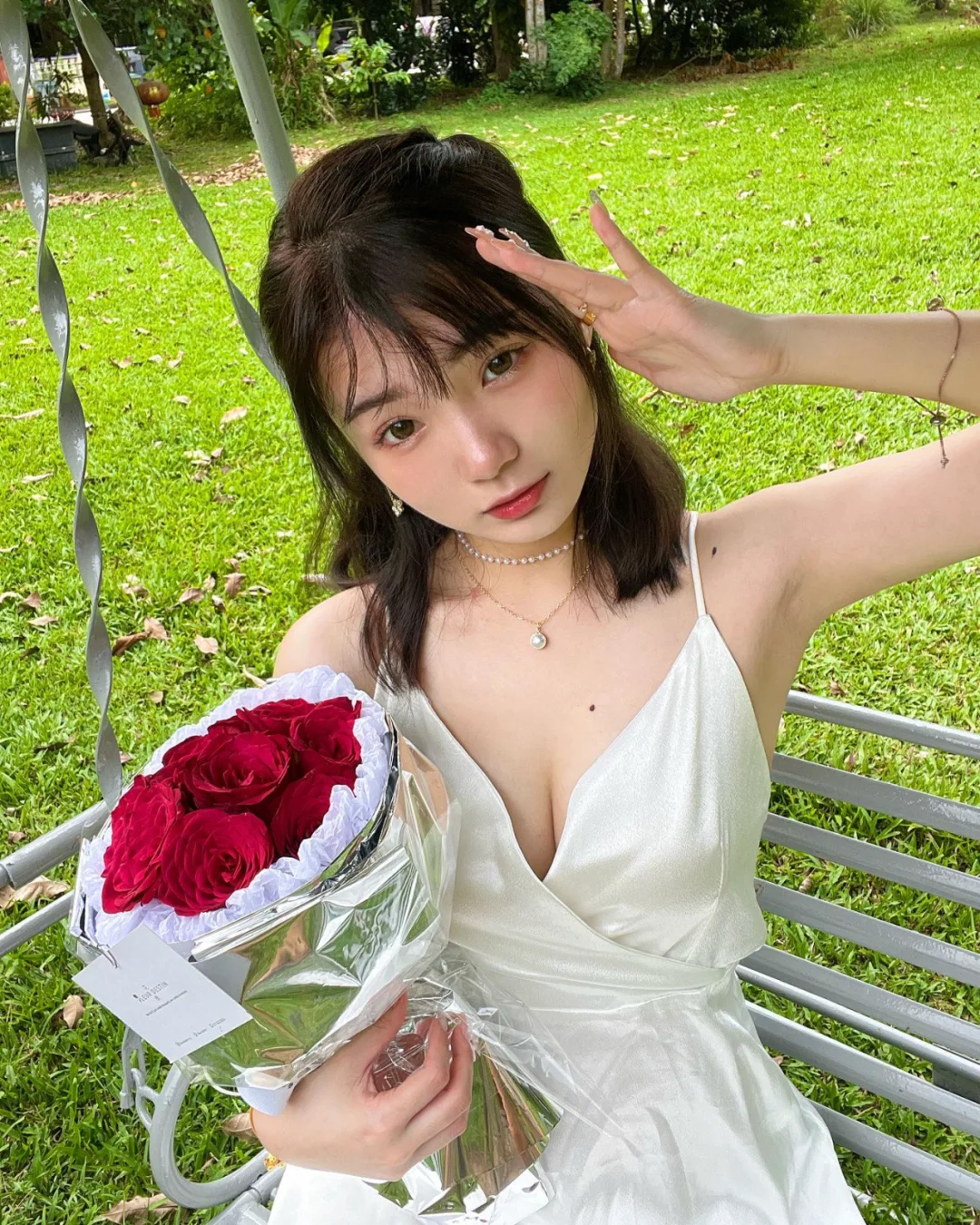 举世无双，娇媚动人，如梦如幻，充满魅力。