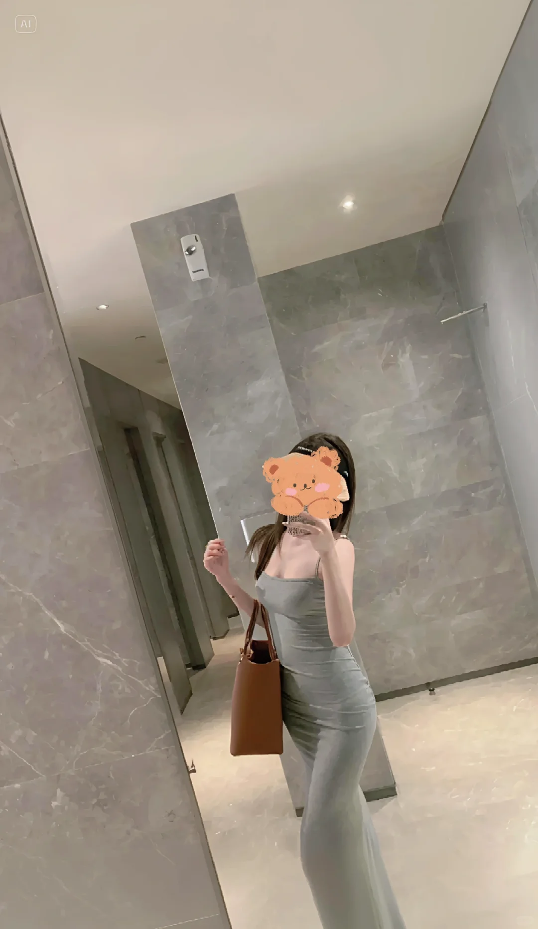 夏季必穿的灰色包臀裙