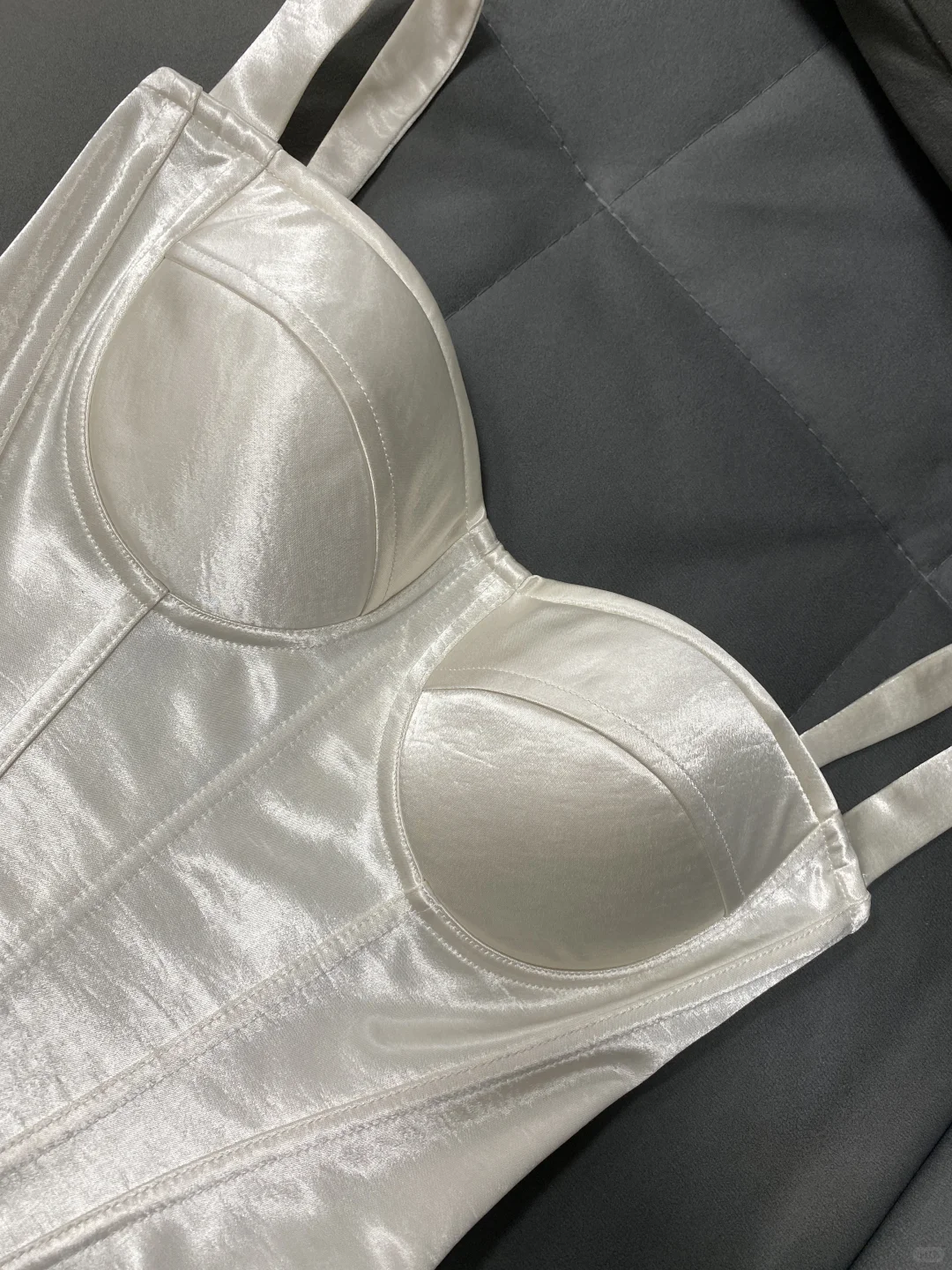 新品预览❗️女生独特的胸衣战袍❗️