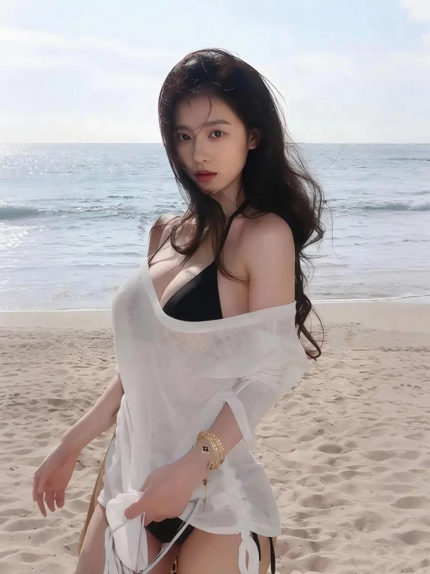 晒晒海边的海浪和泳装女孩