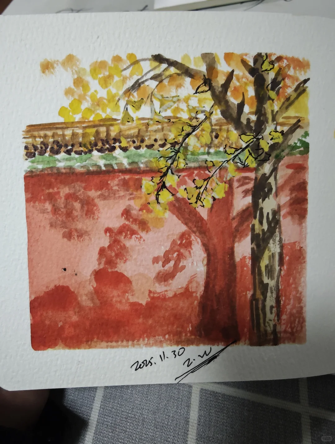 临摹一张城墙边的银杏树