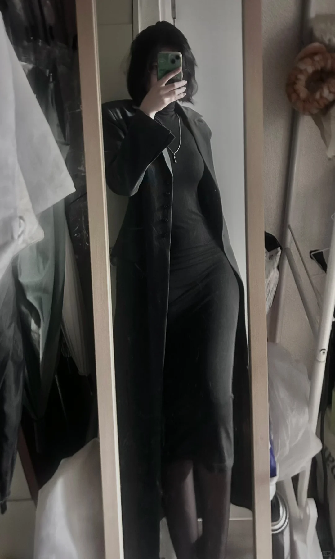 在🇯🇵无袖高领+西装裙+黑丝+短发眼镜=？