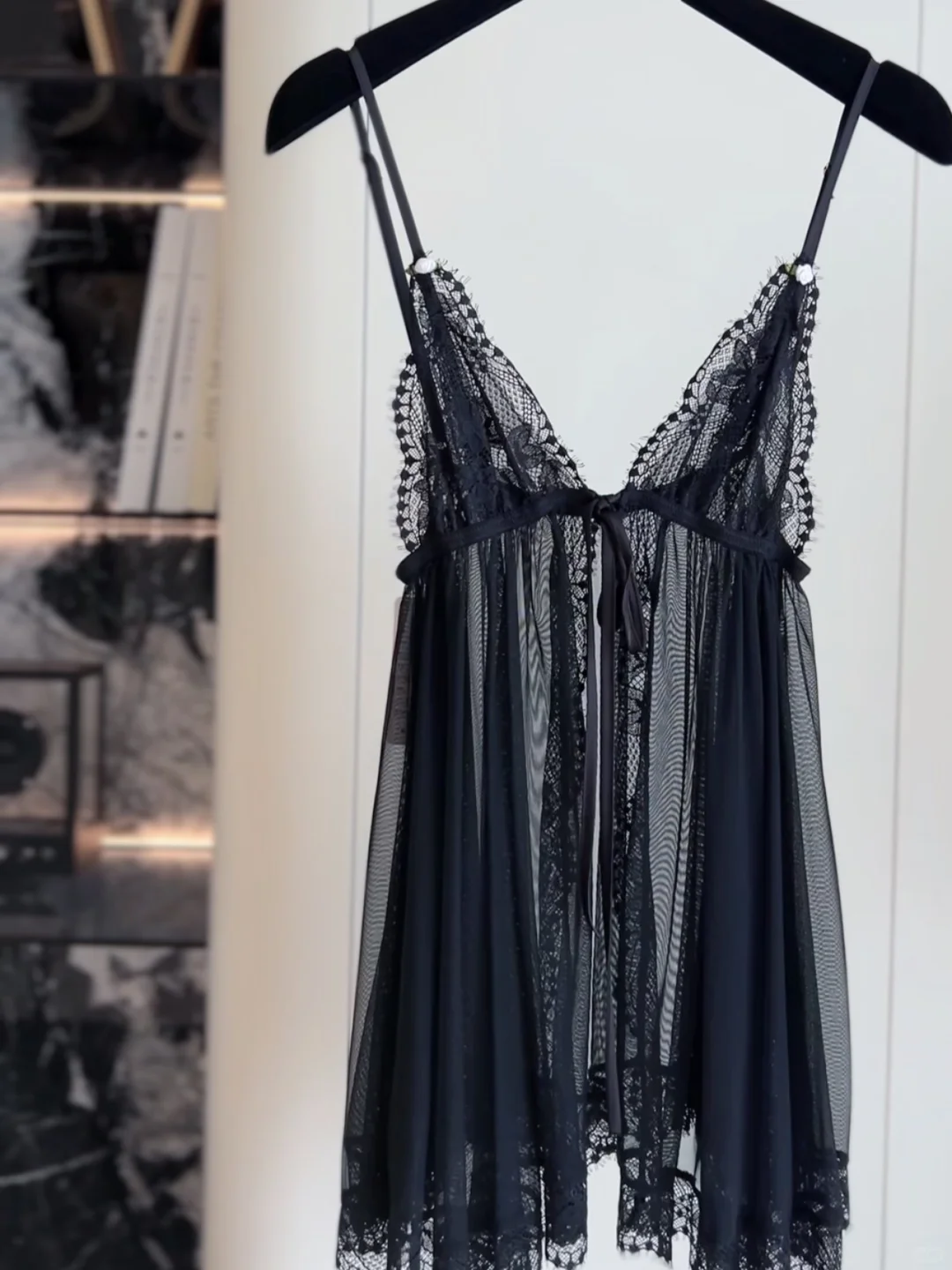 “拆开一封 藏在蕾丝和薄纱之间的浪漫情书”