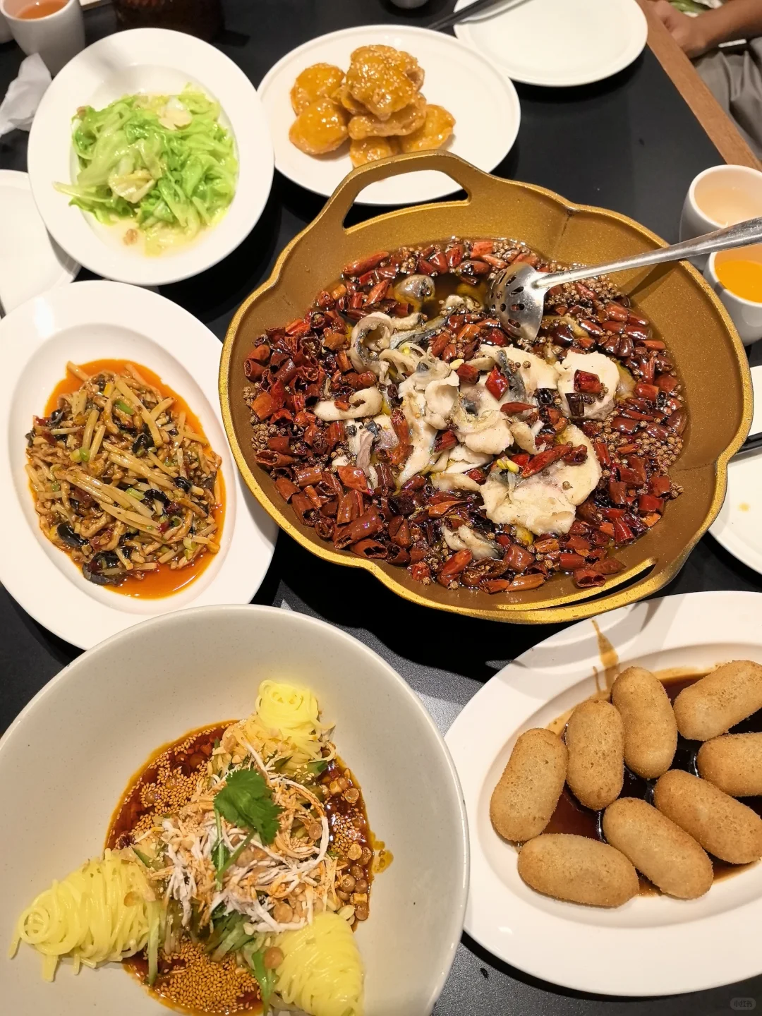 甄野川小馆｜龙湖天街的排队王一口就圈粉！