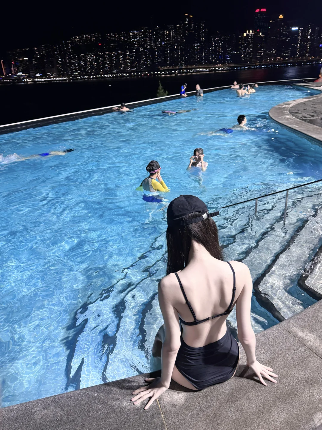 泳池拍照姿势分享～(｡ì _ í｡)