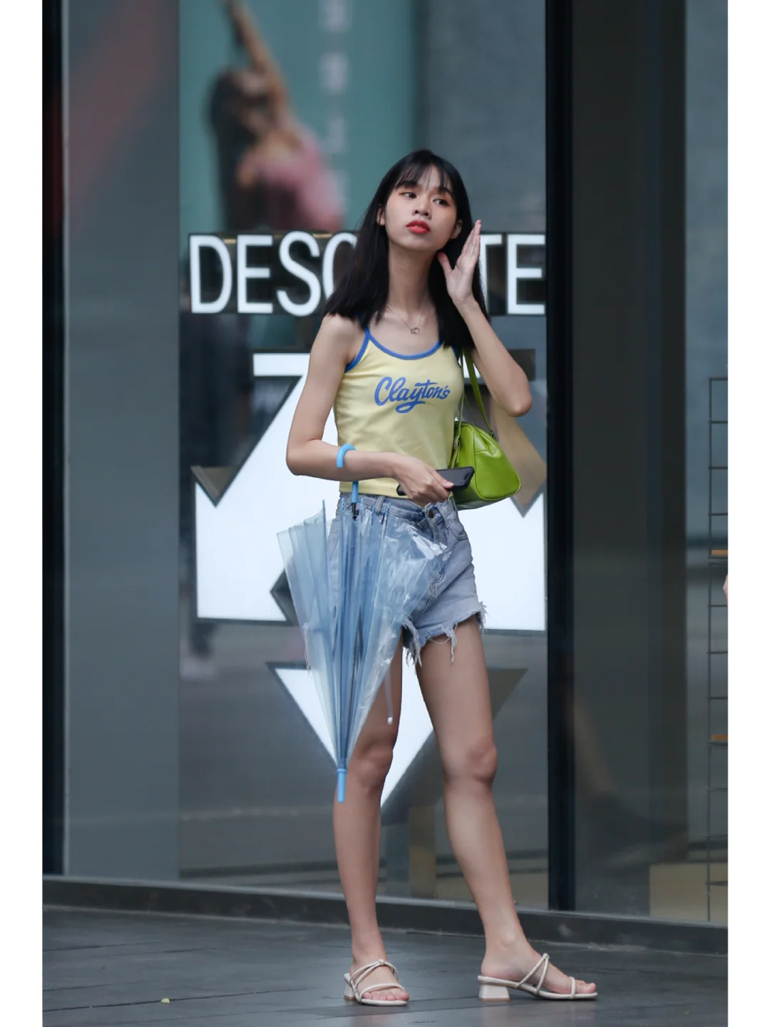 深圳街拍粉裙高跟小姐姐