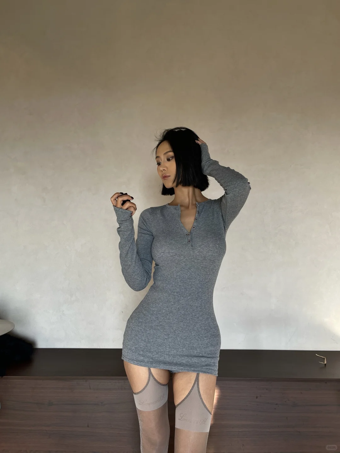 live｜存一组御姐拍照姿势～