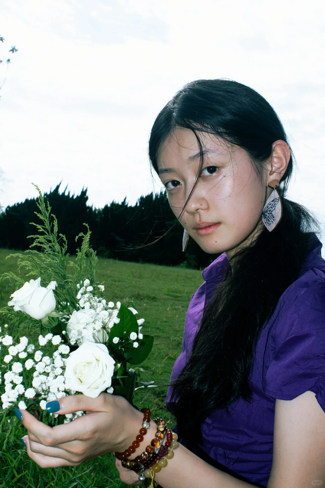 她会让人想起辽阔的森林、原野和海洋