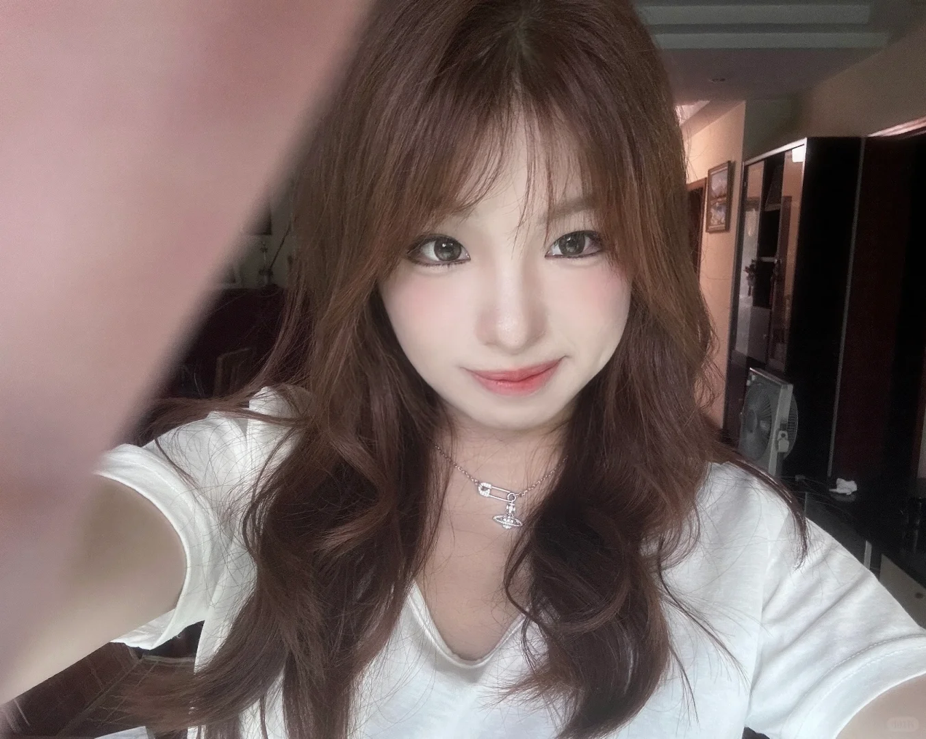 今天的妆有点ab古早嫩模妆的感觉…