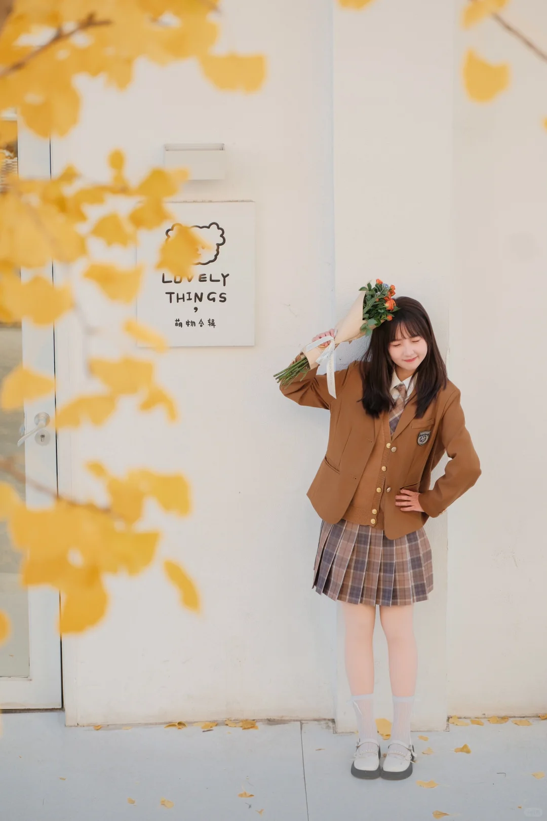 要和我一起走秋天的街吗？🍂