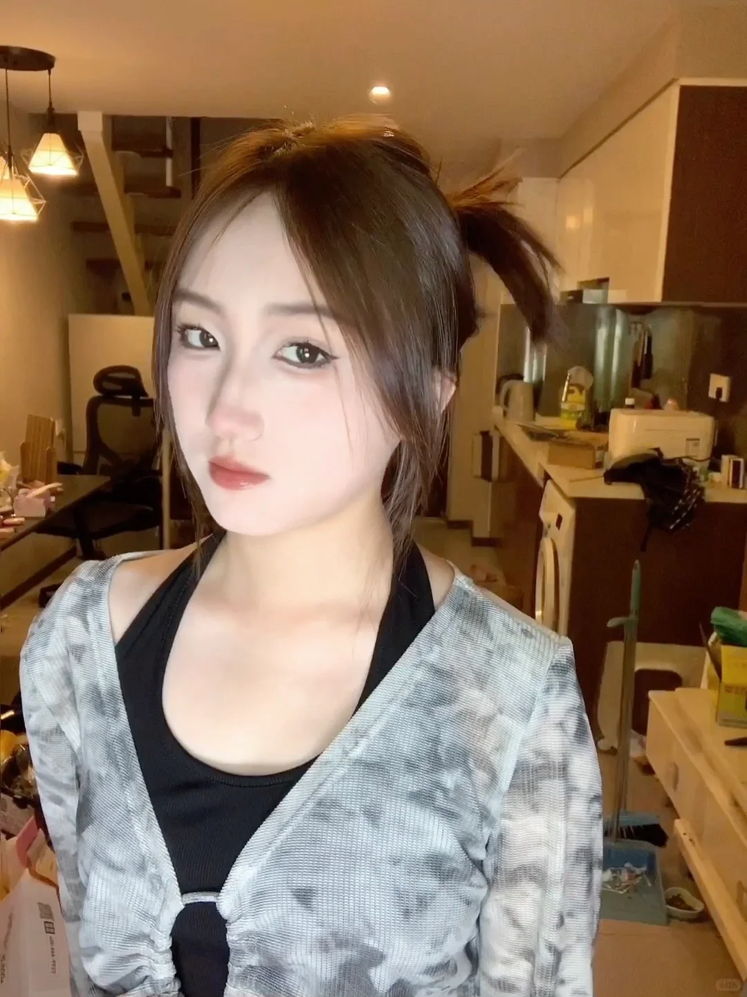 像哪个明星评论区告诉这位姐妹！我说她不信