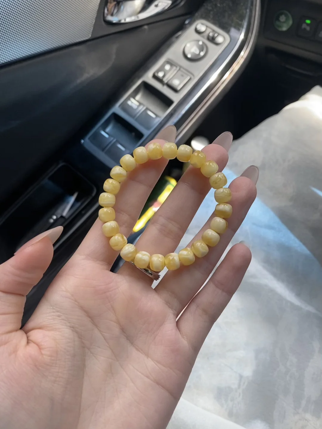 人生建议！！ 女生一定要多戴蜜蜡