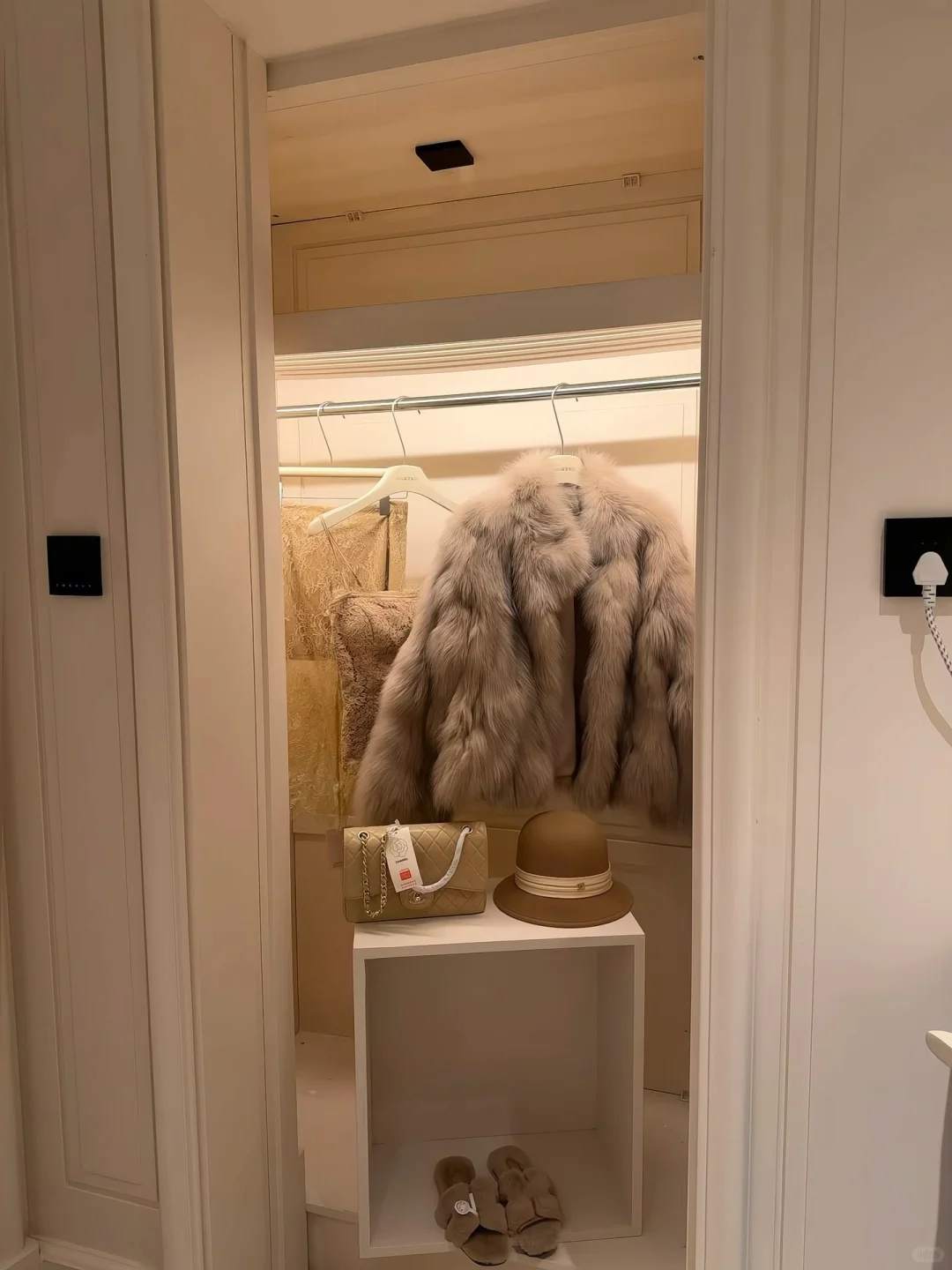 成熟女人的三大标志：穿貂买黄金听凤凰传奇