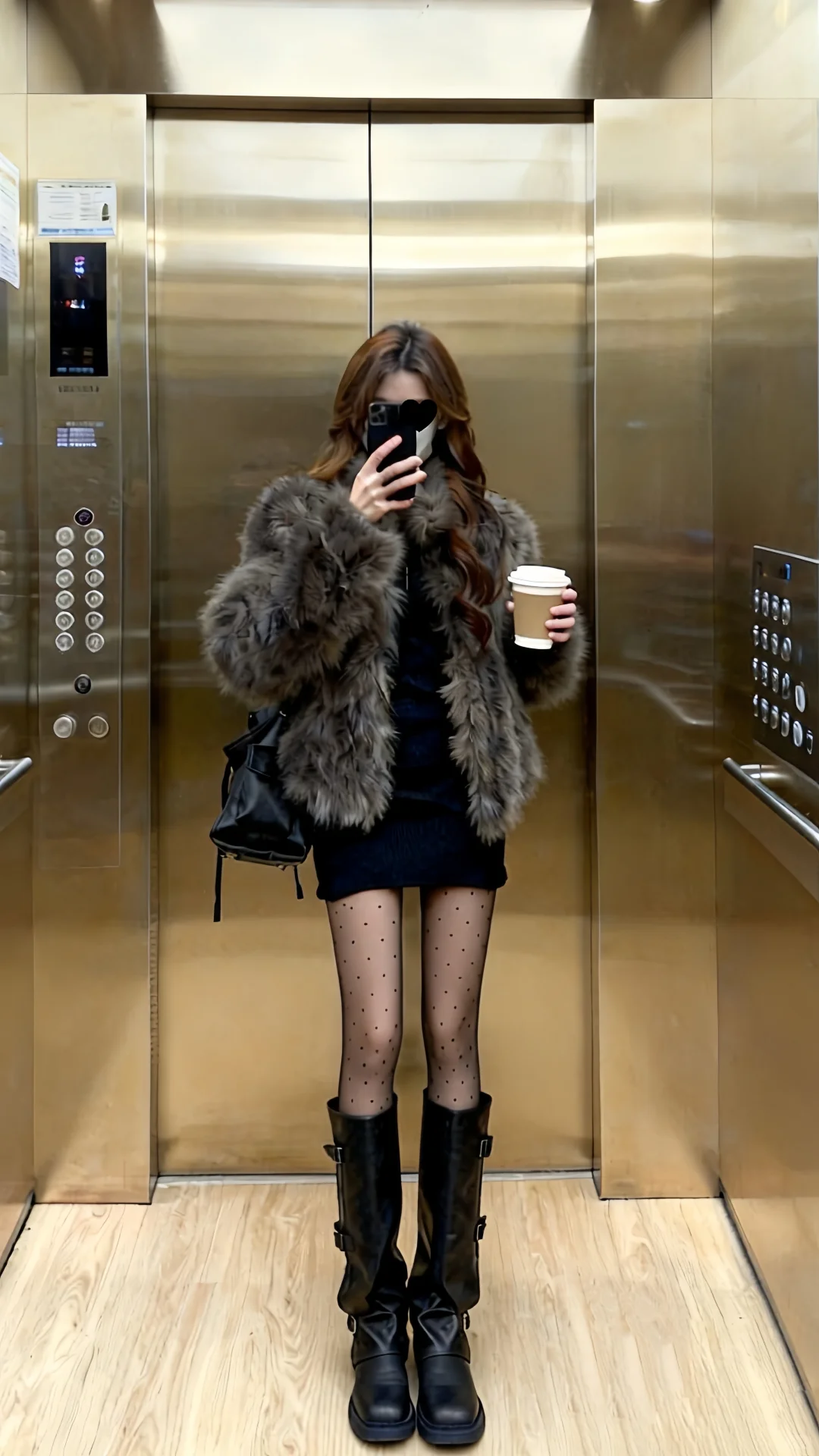 皮草➕包臀裙➕黑丝，太辣了！！