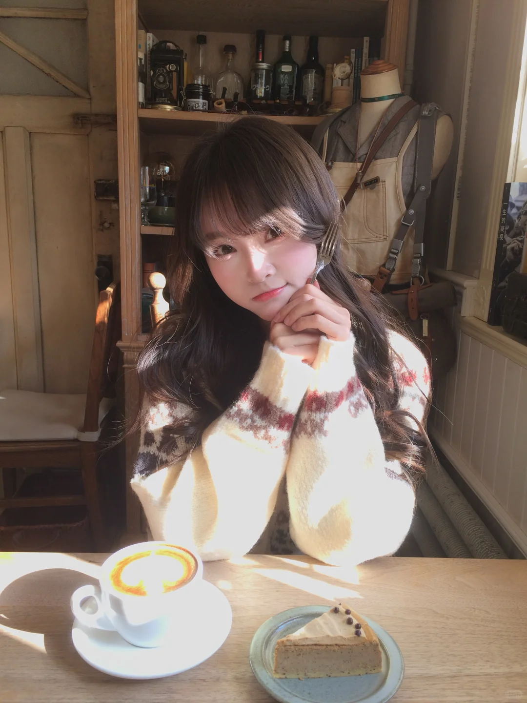 存一些古早氛围感咖啡店拍照姿势🫧✨🍮