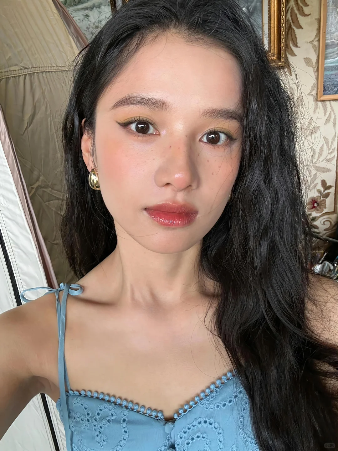 张婧仪，怼脸拍