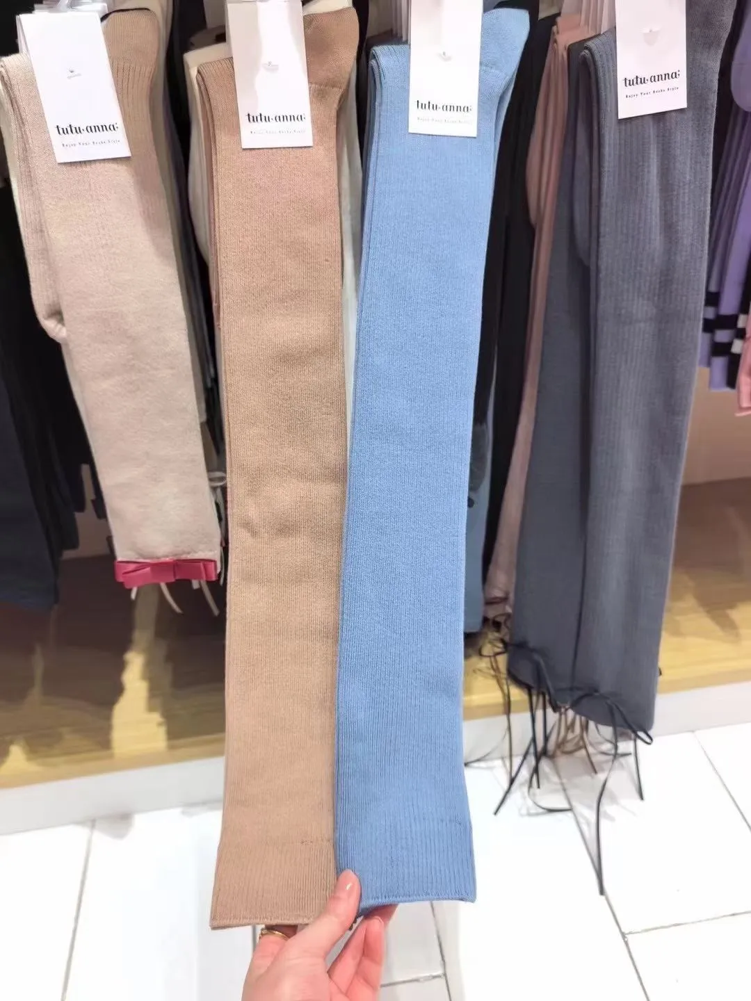 好看的过膝中筒袜😃