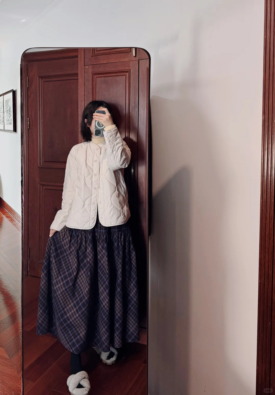 MUJI｜无印良品棕色格纹半裙 里面穿过膝袜