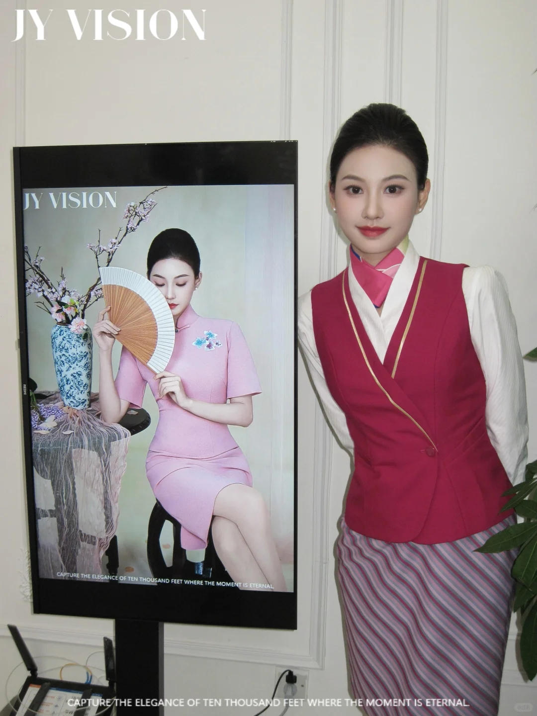 在深圳，和自己制服照合影！空姐写真3.0 时代