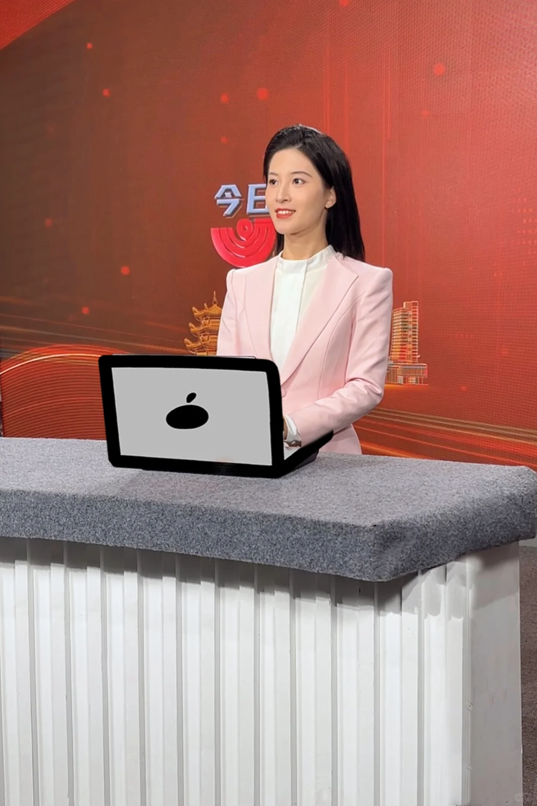 “你甚少穿得这样娇嫩的颜色”🌚