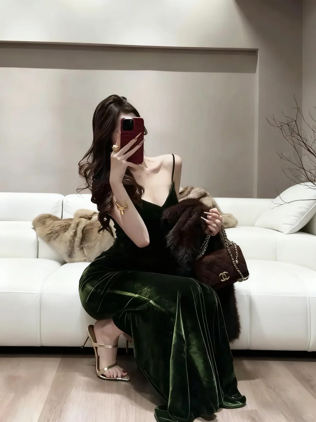 御姐气质露肩连衣裙