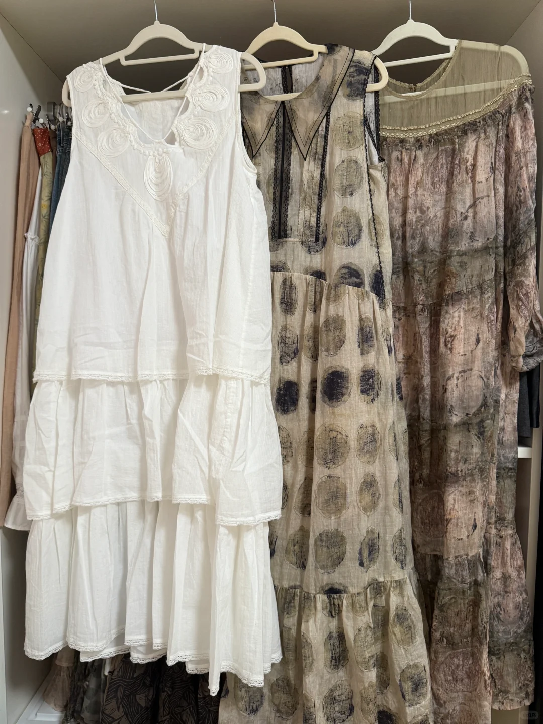 导购不会说的达衣岩2025秋爆款连衣裙优缺点