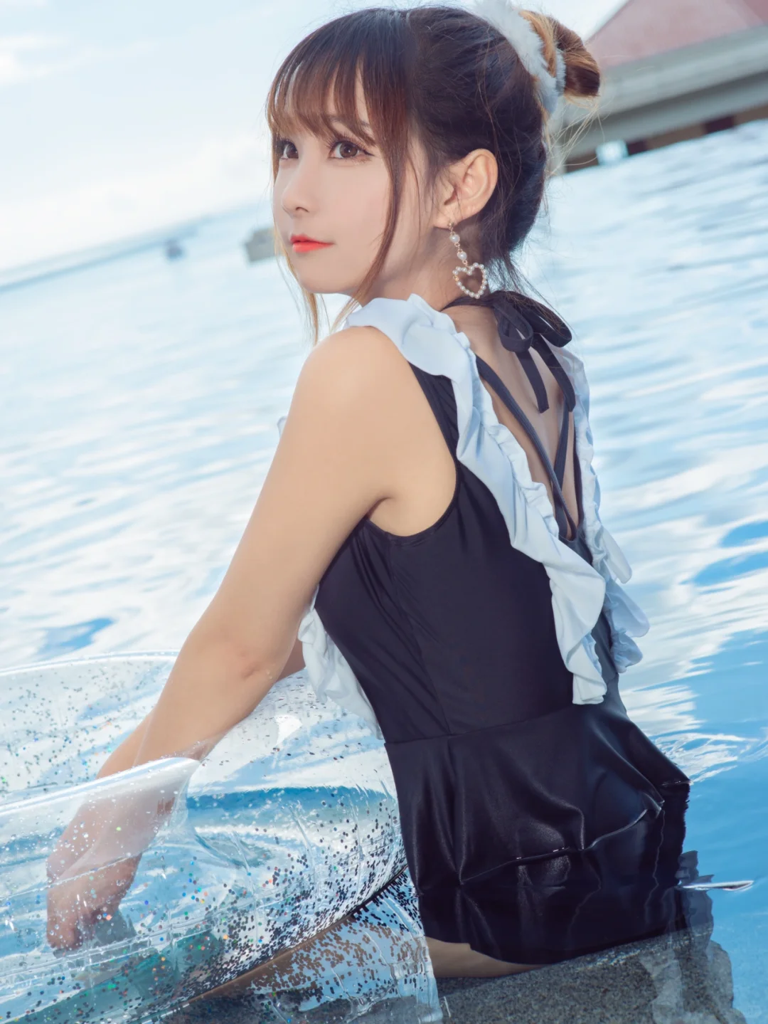 夏日☀️泳池大作战🌊微胖少女泳装写真集