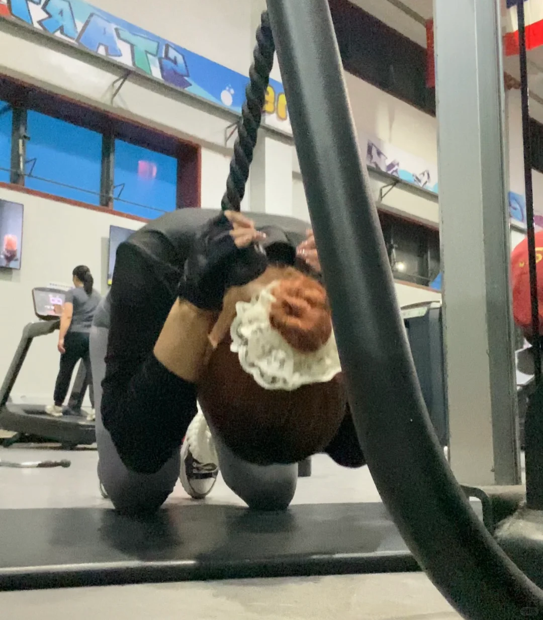 擦边？ 实际上我是在磕头卷腹